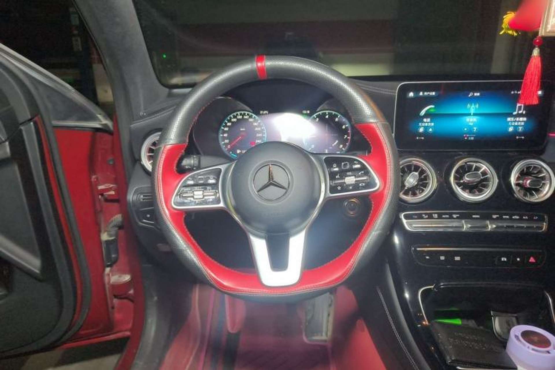 Used Mercedes-Benz GLC Coupe 2020 GLC 260 4MATIC Coupe SUV Steering Wheel