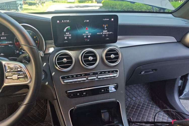 Used Mercedes-Benz GLC Coupe 2020 GLC 300 4MATIC Coupe SUV Audio And AC Panel