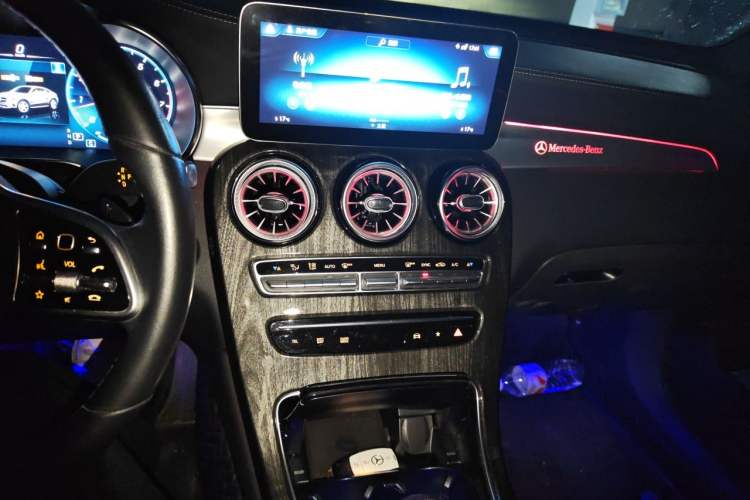 Used Mercedes-Benz GLC Coupe 2020 GLC 260 4MATIC Coupe SUV Audio And AC Panel