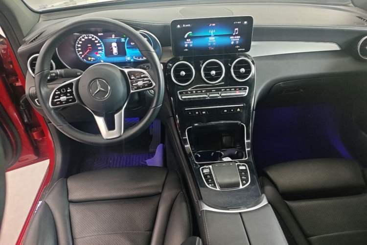 Used Mercedes-Benz GLC Coupe 2020 GLC 260 4MATIC Coupe SUV Center Console