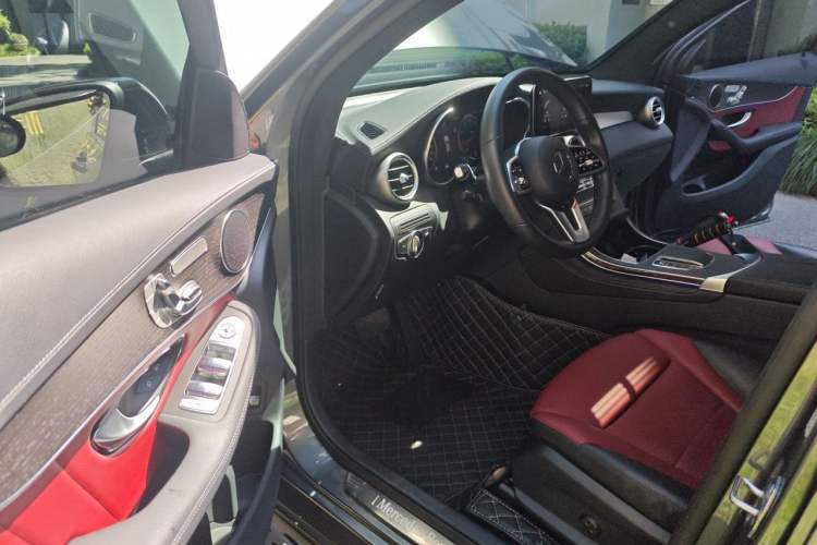 Used Mercedes-Benz GLC Coupe 2020 GLC 300 4MATIC Coupe SUV Driver Seat