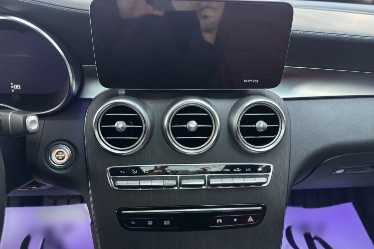 Used Mercedes-Benz GLC Coupe 2020 GLC 300 4MATIC Coupe SUV Interior 3