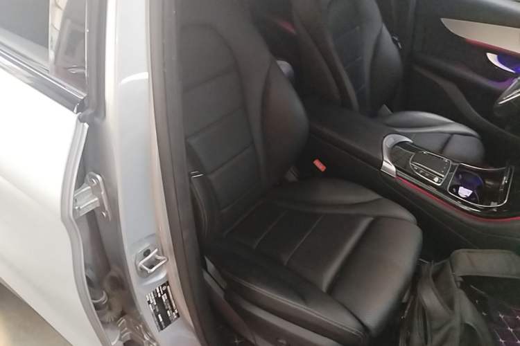 Used Mercedes-Benz GLC Coupe 2020 GLC 260 4MATIC Coupe SUV Right Front Seat