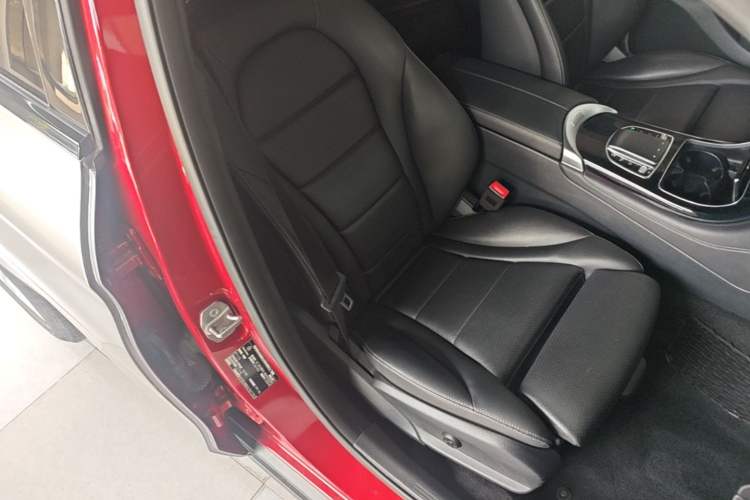 Used Mercedes-Benz GLC Coupe 2020 GLC 260 4MATIC Coupe SUV Right Front Seat