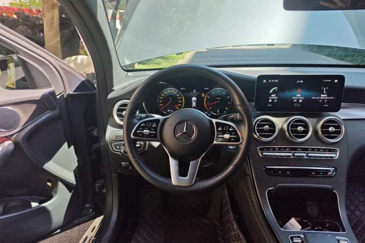 Used Mercedes-Benz GLC Coupe 2020 GLC 300 4MATIC Coupe SUV Steering Wheel