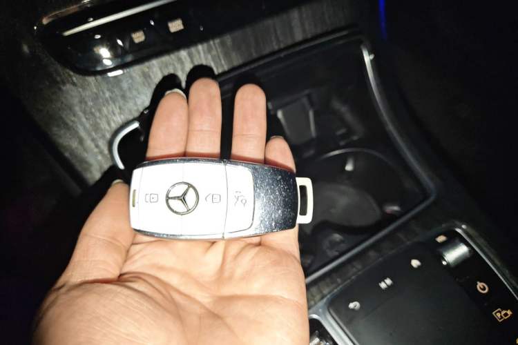 Used Mercedes-Benz GLC Coupe 2020 GLC 260 4MATIC Coupe SUV Vehicle Key