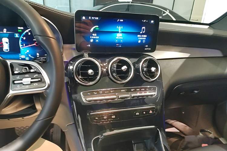 Used Mercedes-Benz GLC Coupe 2020 GLC 260 4MATIC Coupe SUV Audio And AC Panel