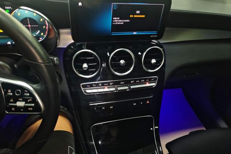 Used Mercedes-Benz GLC Coupe 2020 GLC 260 4MATIC Coupe SUV Audio And AC Panel