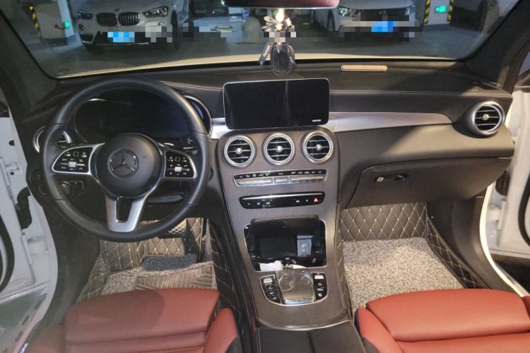 Used Mercedes-Benz GLC Coupe 2020 GLC 300 4MATIC Coupe SUV Center Console