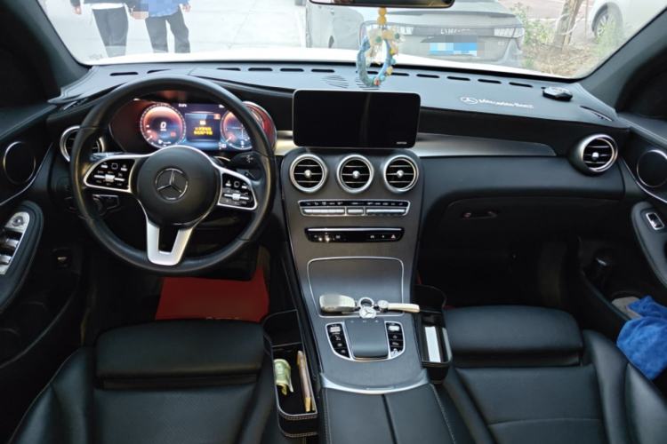 Used Mercedes-Benz GLC Coupe 2020 GLC 300 4MATIC Coupe SUV Center Console
