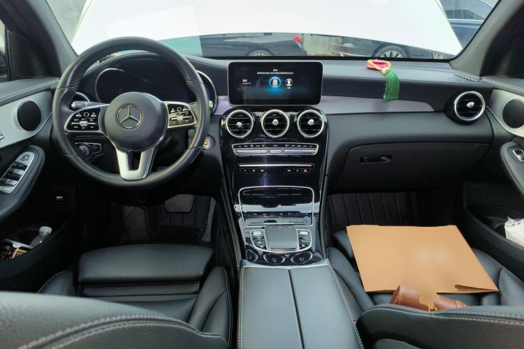 Used Mercedes-Benz GLC Coupe 2020 GLC 260 4MATIC Coupe SUV Center Console