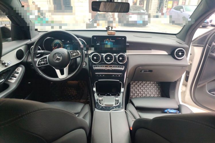Used Mercedes-Benz GLC Coupe 2020 GLC 260 4MATIC Coupe SUV Center Console