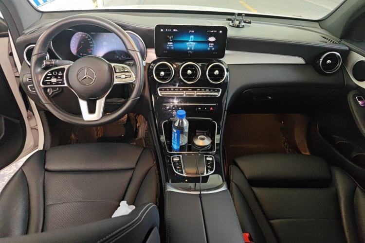 Used Mercedes-Benz GLC Coupe 2020 GLC 260 4MATIC Coupe SUV Center Console