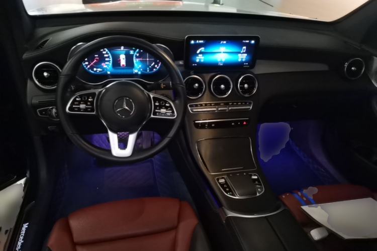 Used Mercedes-Benz GLC Coupe 2020 GLC 260 4MATIC Coupe SUV Center Console