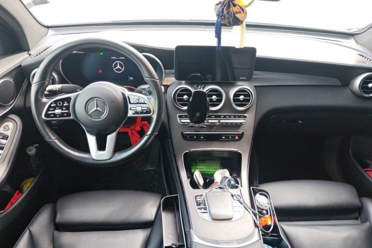 Used Mercedes-Benz GLC Coupe 2020 GLC 300 4MATIC Coupe SUV Center Console