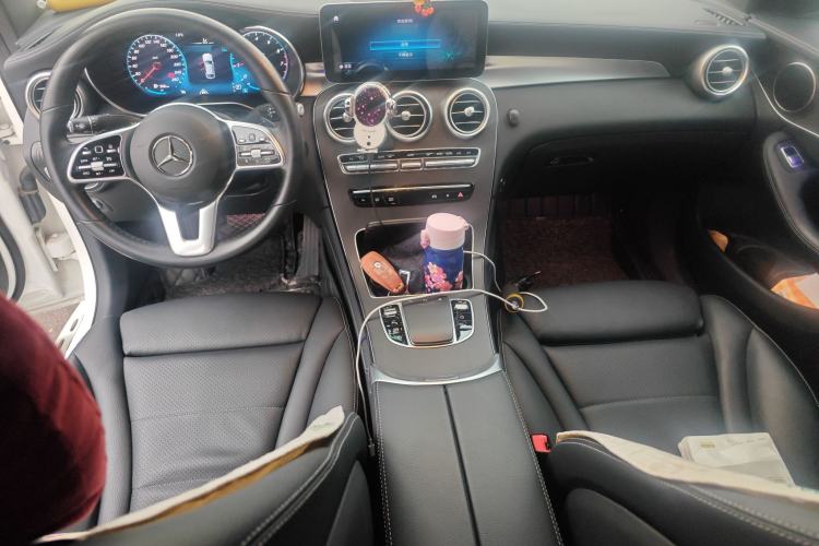 Used Mercedes-Benz GLC Coupe 2020 GLC 300 4MATIC Coupe SUV Center Console