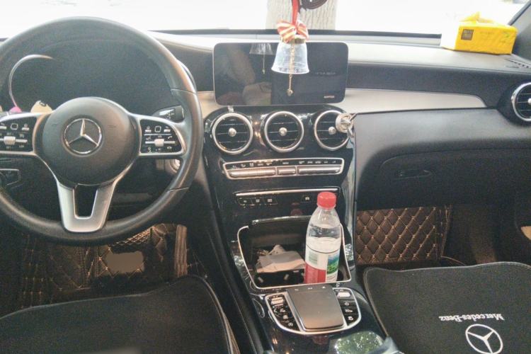 Used Mercedes-Benz GLC Coupe 2020 GLC 260 4MATIC Coupe SUV Center Console