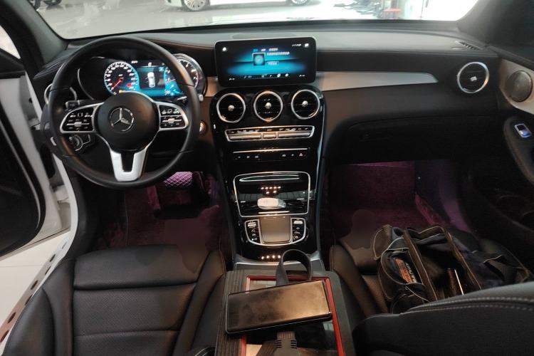 Used Mercedes-Benz GLC Coupe 2020 GLC 260 4MATIC Coupe SUV Center Console