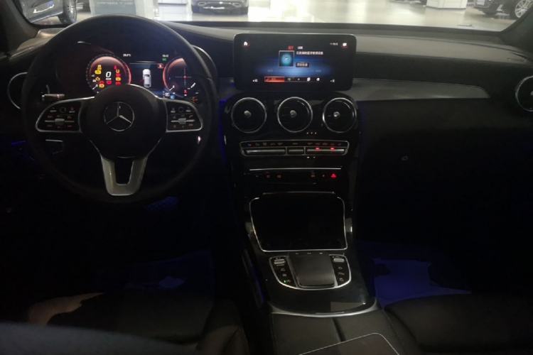 Used Mercedes-Benz GLC Coupe 2020 GLC 260 4MATIC Coupe SUV Center Console