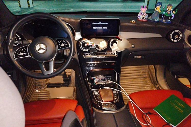 Used Mercedes-Benz GLC Coupe 2020 GLC 260 4MATIC Coupe SUV Center Console