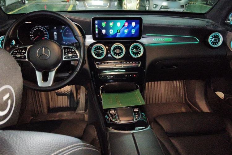 Used Mercedes-Benz GLC Coupe 2020 GLC 260 4MATIC Coupe SUV Center Console