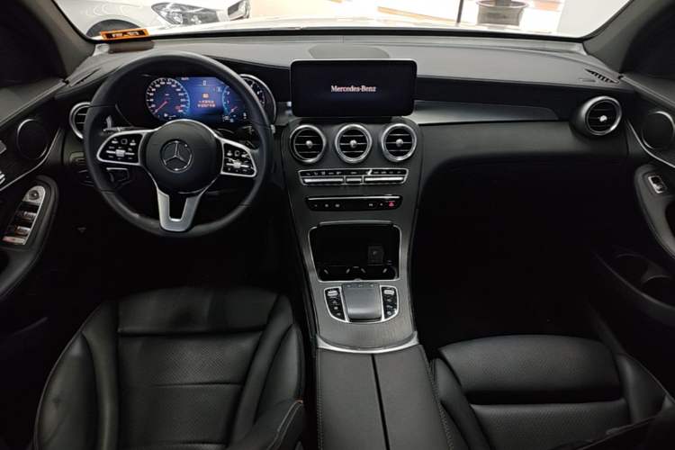 Used Mercedes-Benz GLC Coupe 2020 GLC 300 4MATIC Coupe SUV Center Console