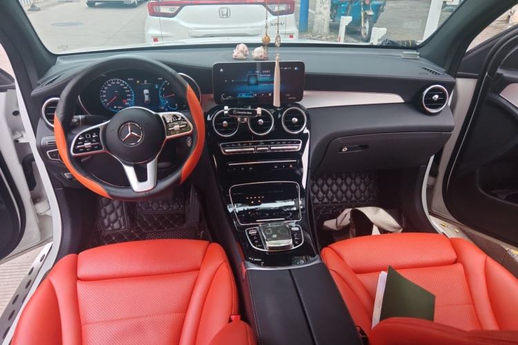 Used Mercedes-Benz GLC Coupe 2020 GLC 260 4MATIC Coupe SUV Center Console