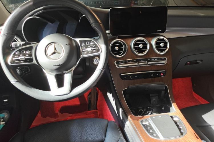 Used Mercedes-Benz GLC Coupe 2020 GLC 300 4MATIC Coupe SUV Center Console