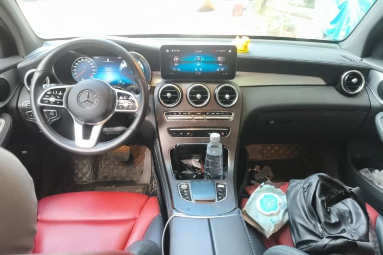Used Mercedes-Benz GLC Coupe 2020 GLC 260 4MATIC Coupe SUV Center Console