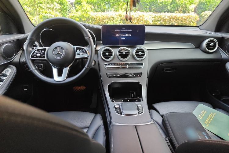 Used Mercedes-Benz GLC Coupe 2020 GLC 300 4MATIC Coupe SUV Center Console