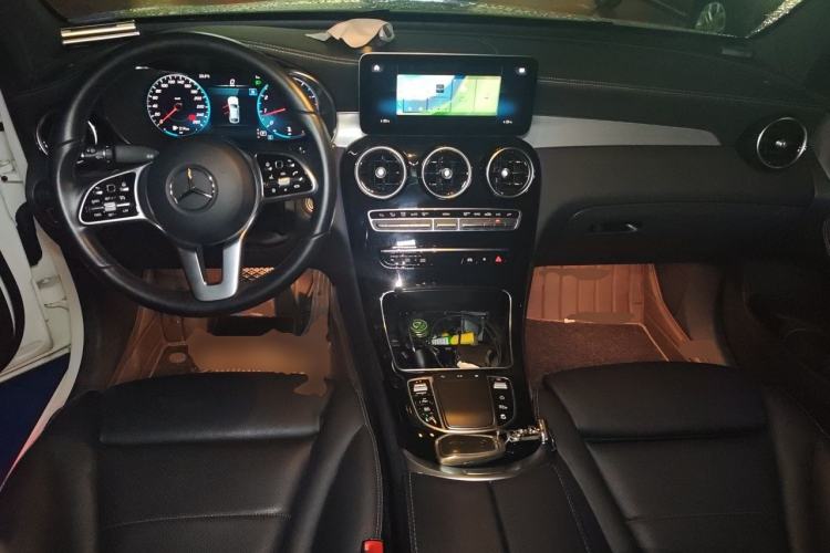 Used Mercedes-Benz GLC Coupe 2020 GLC 260 4MATIC Coupe SUV Center Console