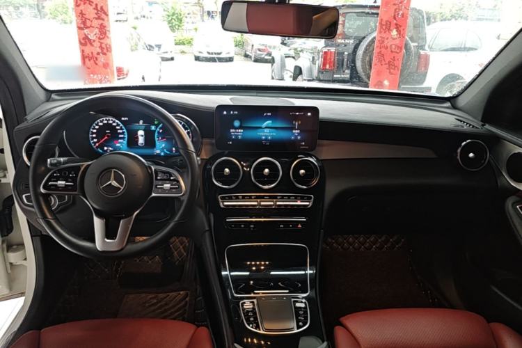 Used Mercedes-Benz GLC Coupe 2020 GLC 260 4MATIC Coupe SUV Center Console
