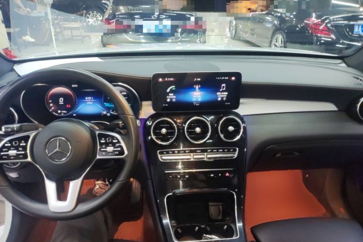 Used Mercedes-Benz GLC Coupe 2020 GLC 260 4MATIC Coupe SUV Center Console