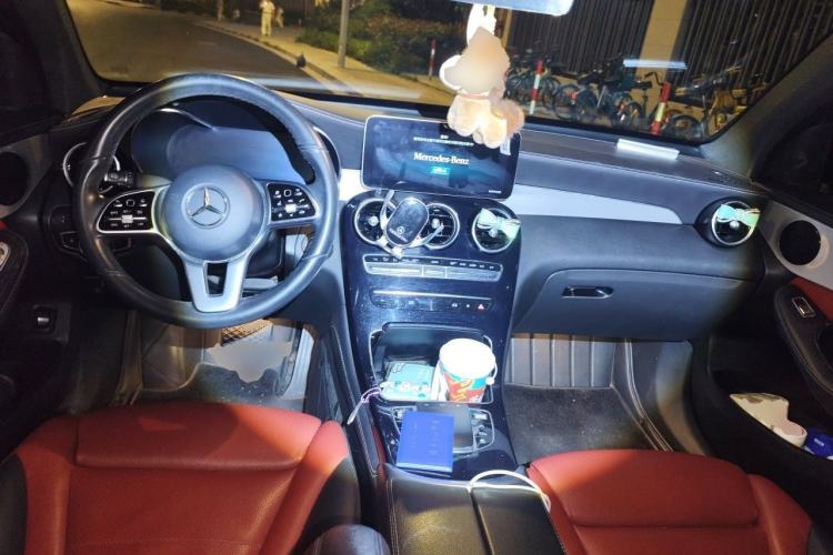 Used Mercedes-Benz GLC Coupe 2020 GLC 260 4MATIC Coupe SUV Center Console