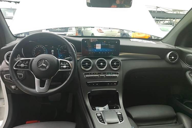 Used Mercedes-Benz GLC Coupe 2020 GLC 300 4MATIC Coupe SUV Center Console