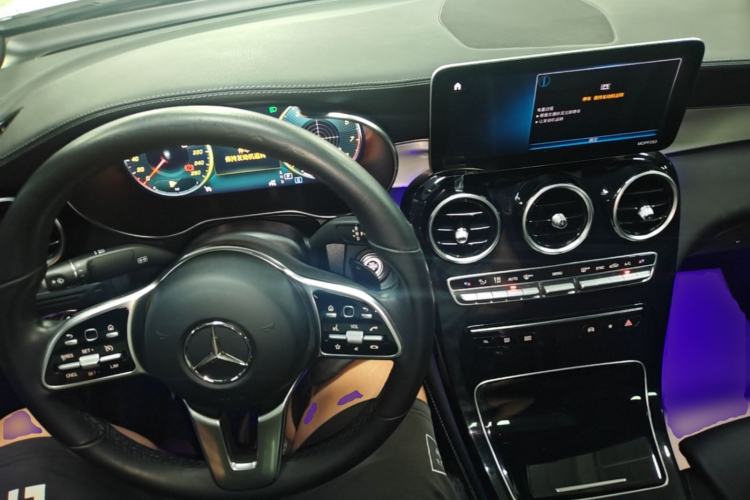 Used Mercedes-Benz GLC Coupe 2020 GLC 260 4MATIC Coupe SUV Center Console