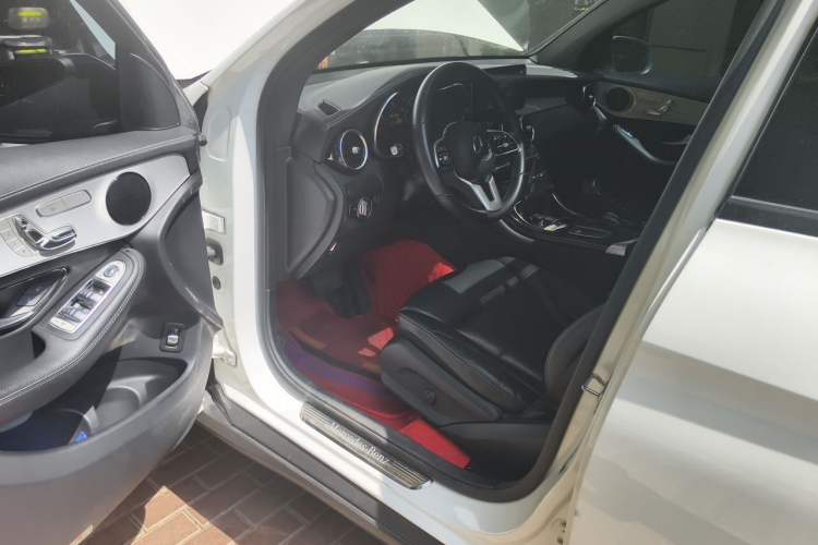 Used Mercedes-Benz GLC Coupe 2020 GLC 260 4MATIC Coupe SUV Driver Seat