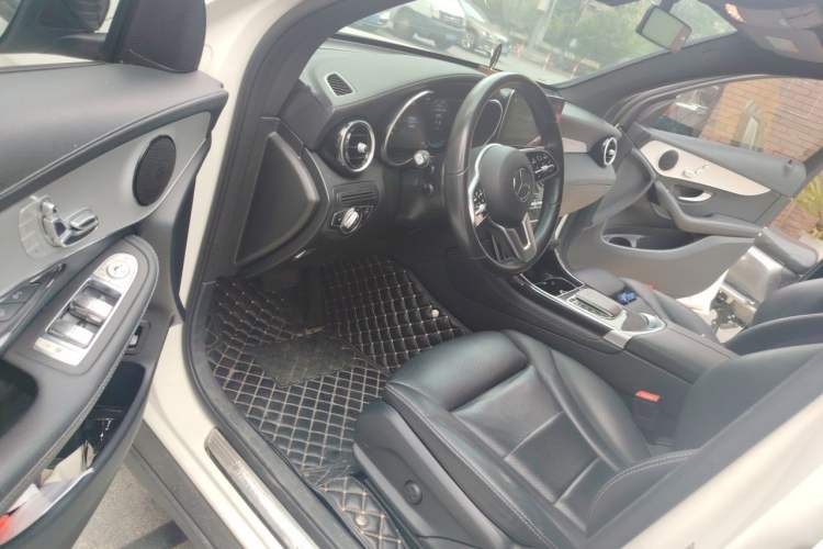 Used Mercedes-Benz GLC Coupe 2020 GLC 260 4MATIC Coupe SUV Driver Seat