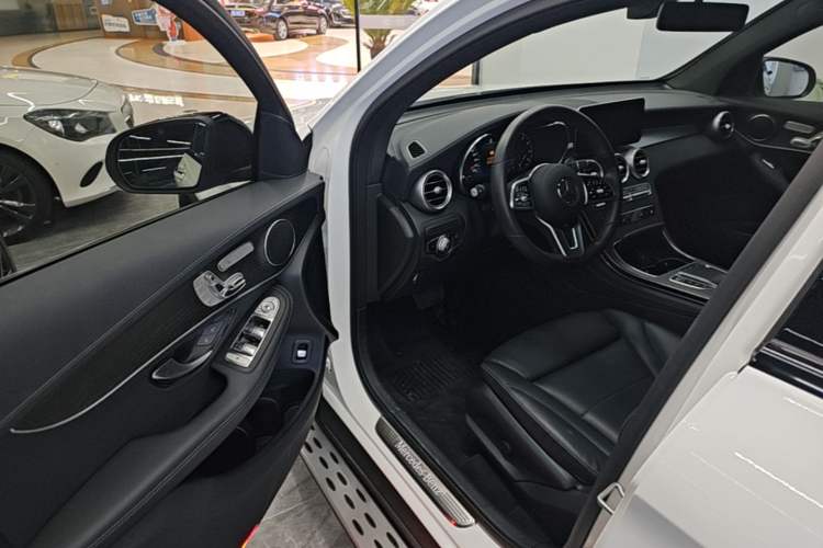 Used Mercedes-Benz GLC Coupe 2020 GLC 300 4MATIC Coupe SUV Driver Seat