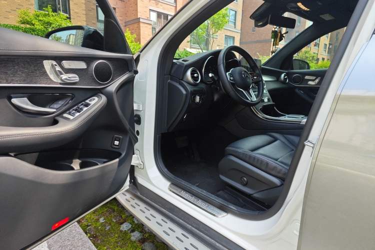 Used Mercedes-Benz GLC Coupe 2020 GLC 300 4MATIC Coupe SUV Driver Seat