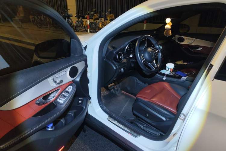 Used Mercedes-Benz GLC Coupe 2020 GLC 260 4MATIC Coupe SUV Driver Seat