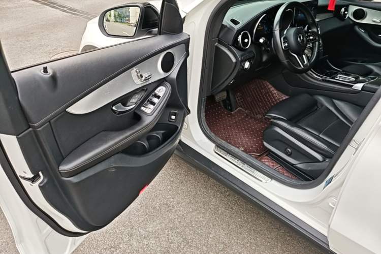 Used Mercedes-Benz GLC Coupe 2020 GLC 260 4MATIC Coupe SUV Driver Seat