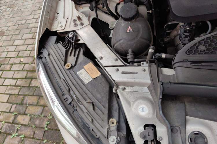 Used Mercedes-Benz GLC Coupe 2020 GLC 260 4MATIC Coupe SUV Engine Bay Right