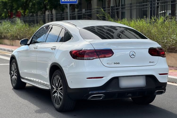 Used Mercedes-Benz GLC Coupe 2020 GLC 300 4MATIC Coupe SUV Exterior 2