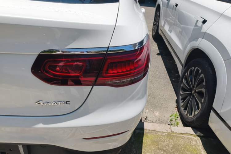 Used Mercedes-Benz GLC Coupe 2020 GLC 260 4MATIC Coupe SUV Exterior 2