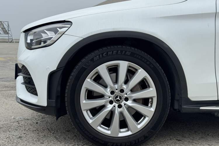 Used Mercedes-Benz GLC Coupe 2020 GLC 260 4MATIC Coupe SUV Exterior 4