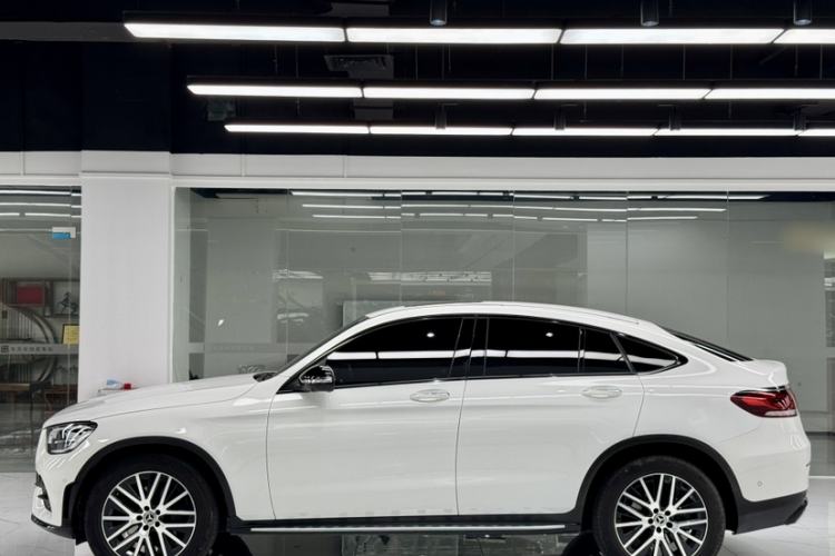 Used Mercedes-Benz GLC Coupe 2020 GLC 300 4MATIC Coupe SUV Exterior 6