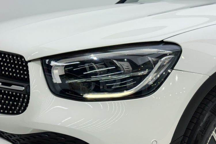 Used Mercedes-Benz GLC Coupe 2020 GLC 300 4MATIC Coupe SUV Exterior 8