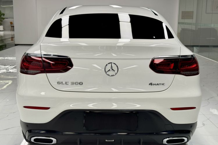Used Mercedes-Benz GLC Coupe 2020 GLC 300 4MATIC Coupe SUV Exterior 9