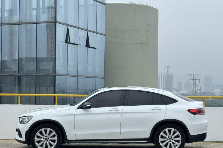 Used Mercedes-Benz GLC Coupe 2020 GLC 260 4MATIC Coupe SUV Exterior 9